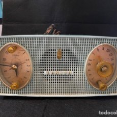 Radios de válvulas: RADIO DESPERTADOR A VALVULAS MARCA ZENITH MODELO B-515-B DEL AÑO 1957 , FUNCIONA. Lote 355746170