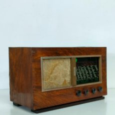 Radios de válvulas: RADIO MODELO 127G - ENSAMBLADA EN BARCELONA - RARA PERILLAS EN BAQUELITA - AÑOS 40. Lote 360533820