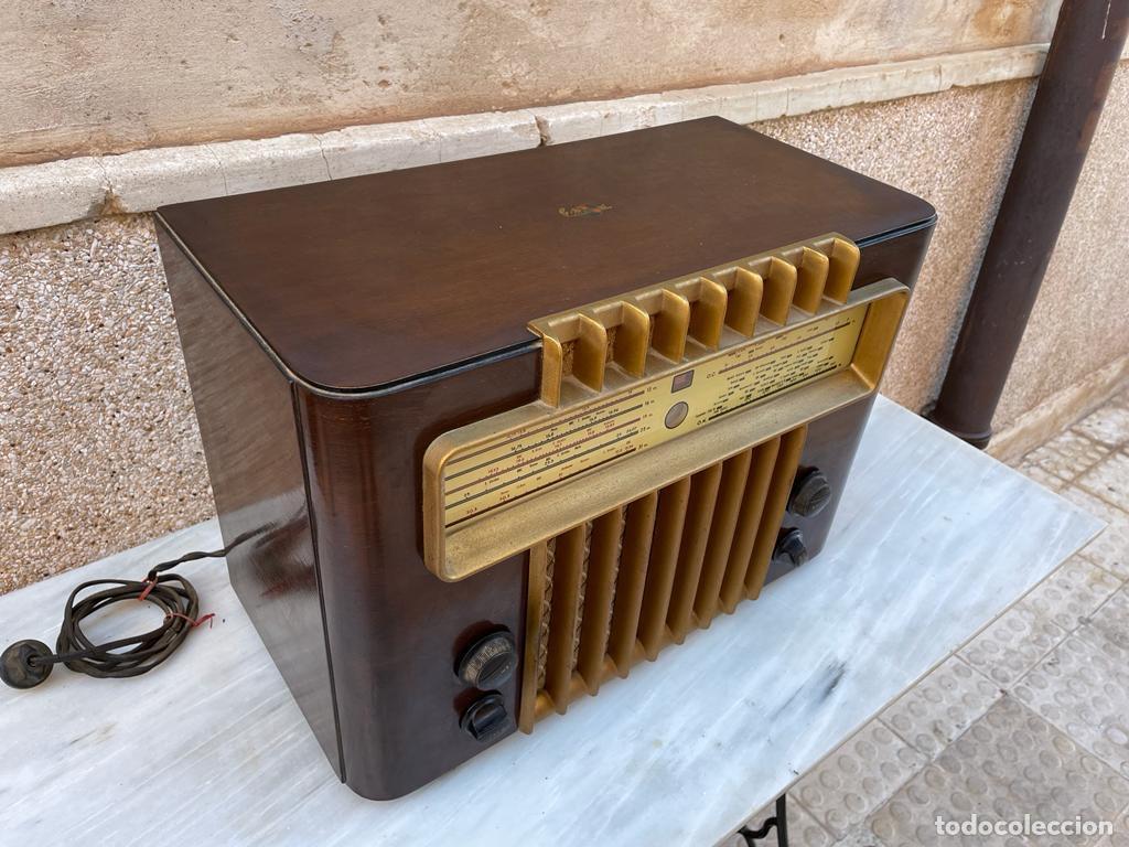 Radios de v&aacute;lvulas: Receptor de radio Marconi , de 1948. - Foto 2