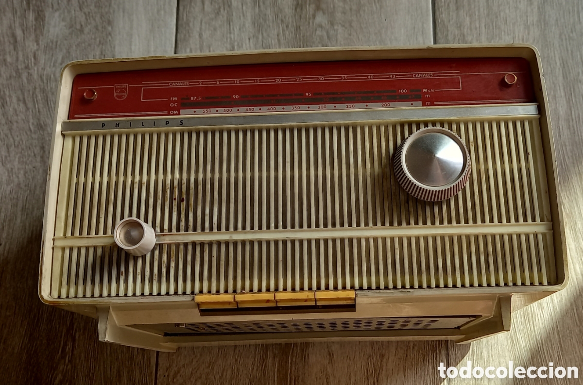 Radios de v&aacute;lvulas: Radio Philips a&ntilde;os 60 - Foto 1
