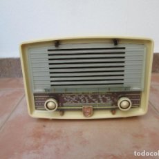 Radios de válvulas: ANTIGUA RADIO PHILIPS TYPE B1F61 A, EN BUEN ESTADO, ORIGINAL DE FABRICA. FUNCIONA.