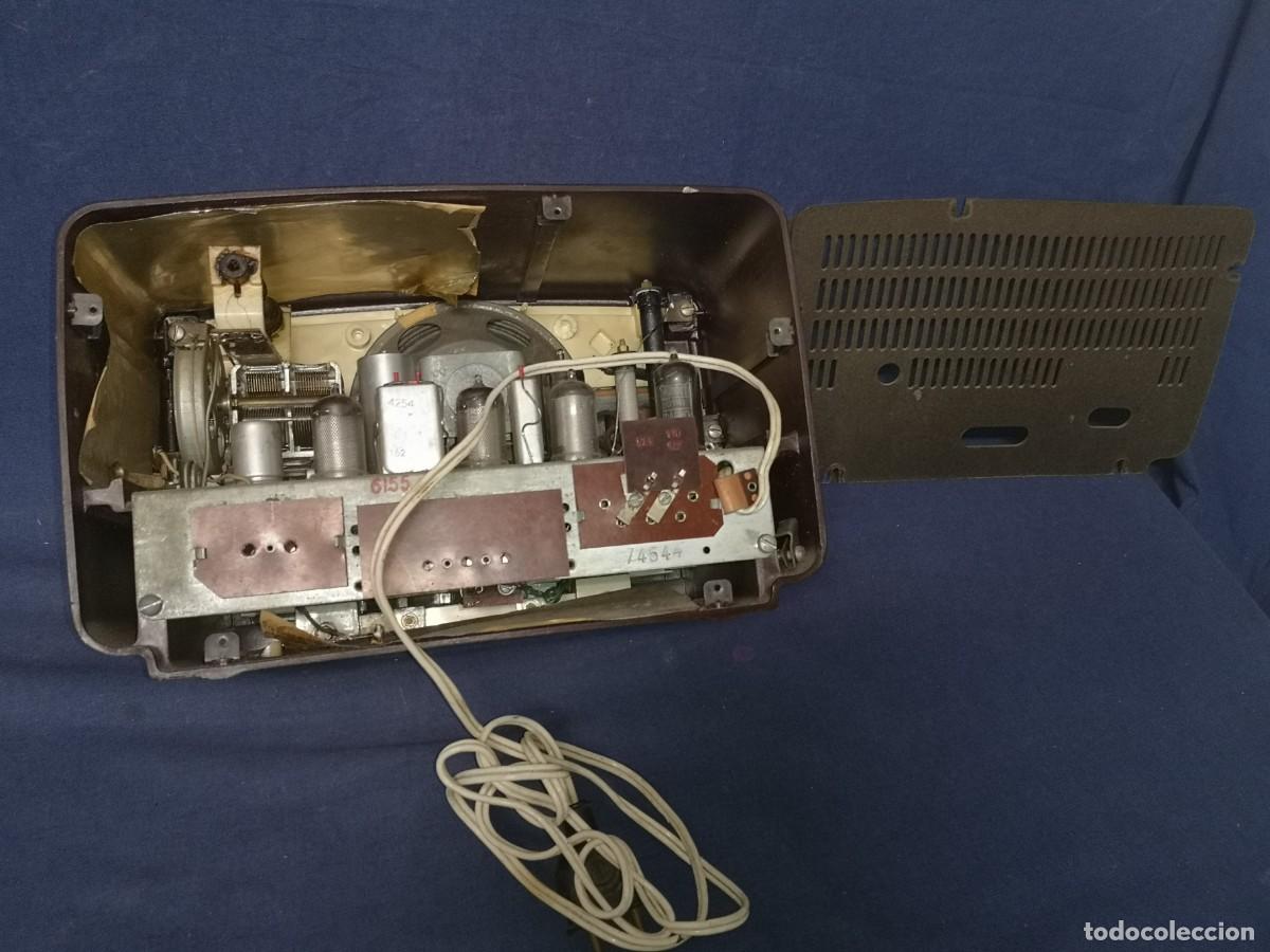 Radios de v&aacute;lvulas: Radio Philips en baquelita - Foto 19