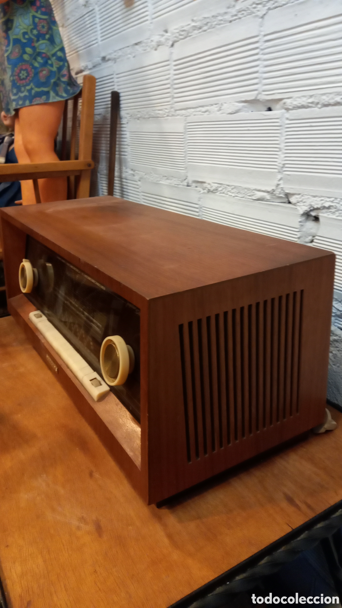 Radios de v&aacute;lvulas: Antigua radio Philps - Foto 3