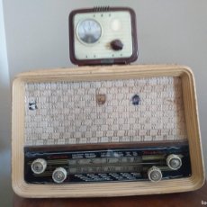 Radios de válvulas: RADIO ANTIGUA CON SU CONVERTIDOR. Lote 400919639