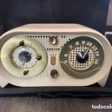Radios de válvulas: RADIO DESPERTADOR A VALVULAS MARCA ZENITH MODELO G-516-W DEL AÑO 1951. Lote 401643584