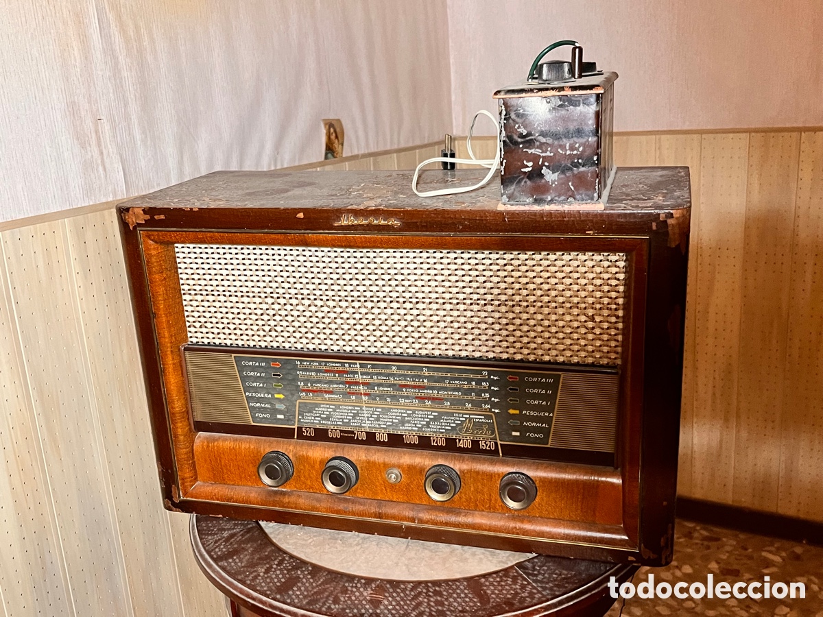 Radios de v&aacute;lvulas: Radio antigua iberia - Foto 1