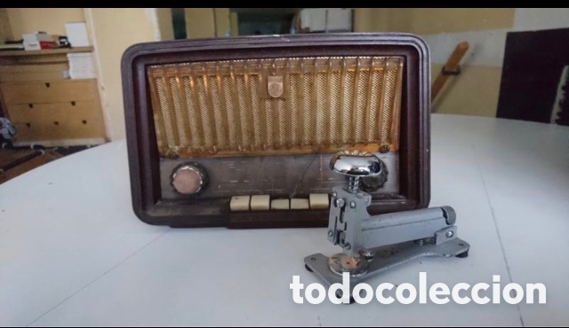 Radios de v&aacute;lvulas: Radio antigua Philips - Foto 1