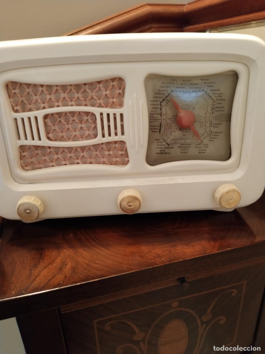 Radios de v&aacute;lvulas: Peque&ntilde;a radio a v&aacute;lvulas funciona - Foto 2