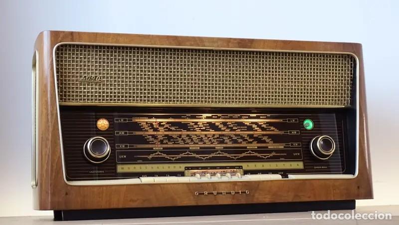 restauración de radios antiguas: barnizado radios Grundig 4010