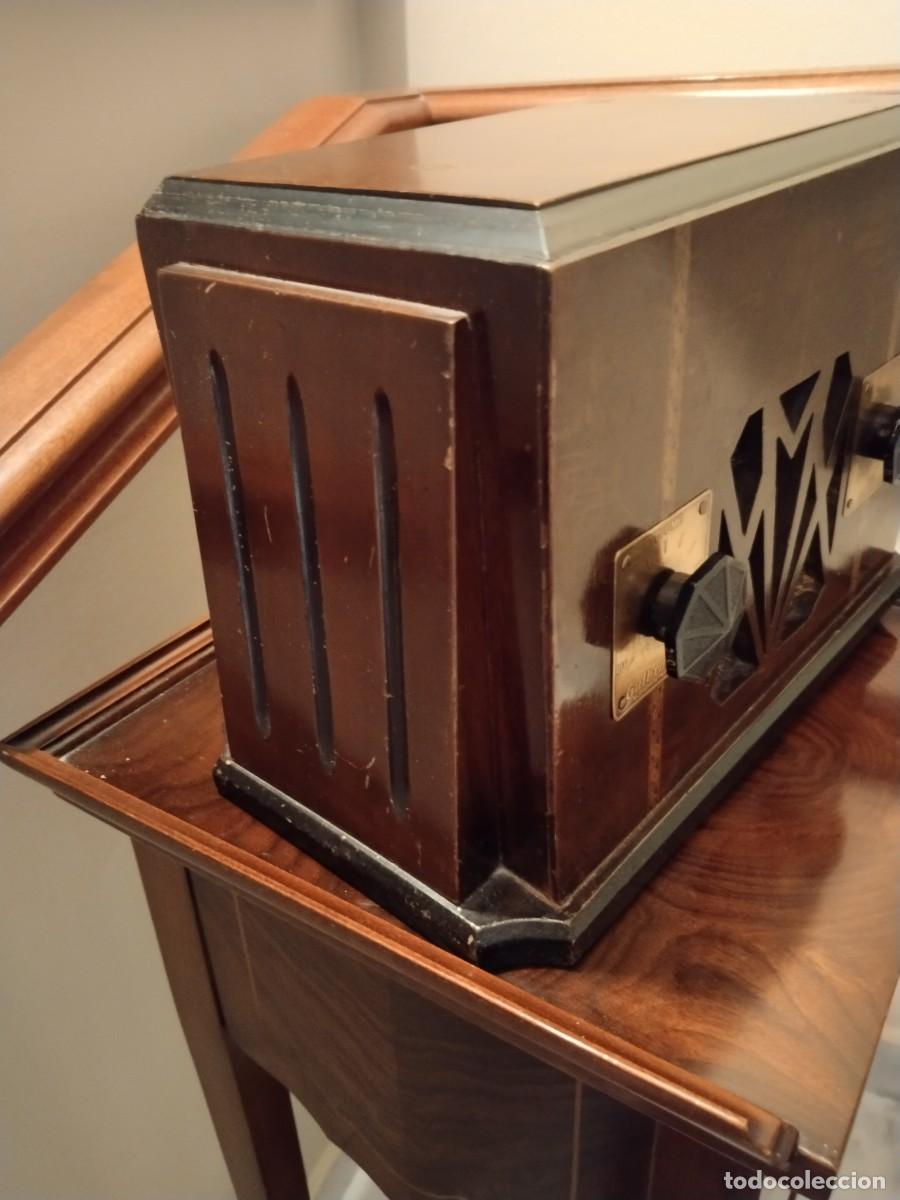 Radios de v&aacute;lvulas: Muy antigua radio funciona. - Foto 5