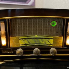 Radios de válvulas: ANTIGUA RADIO A VÁLVULAS, RADIO-L.L. SUPER BABY 55, PARIS. ( NO FUNCIONA)
