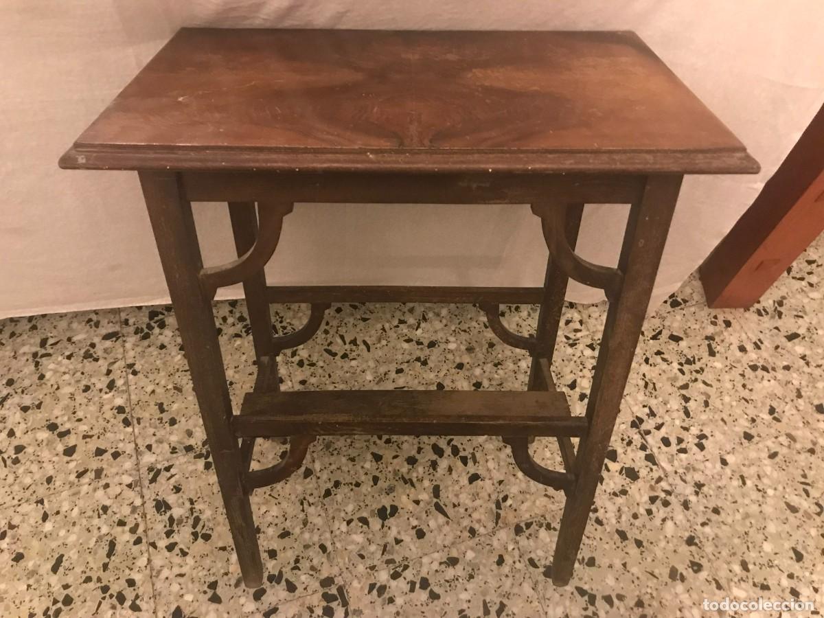 Radios de v&aacute;lvulas: mueble mesita,para radio, mesilla antigua de madera