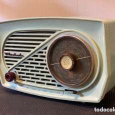 Radios de válvulas: RADIO ANTIGUA RADIOLA RADIOLO RA125U 1954. FUNCIONA.