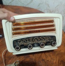 Radios de válvulas: RADIO ANTIGUA DE BAKELITA RADIALVA BUEN ESTADO DE COLECCIÓN