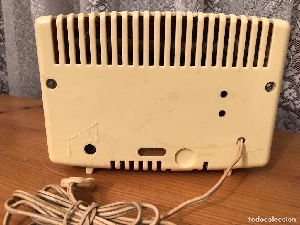 Radios de v&aacute;lvulas: RADIO ANTIGUA PHILIPS B1F 71U / FUNCIONANDO - Foto 2