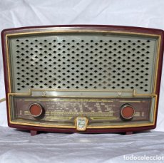 Radios de válvulas: RADIO DE BAQUELITA PHILIPS COMPLETA Y FUNCIONA