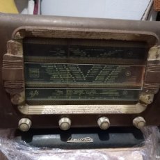 Radios de válvulas: ANTIGUA RADIO UNIC SE ENCIENDE PERO NO FUNCIONA