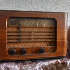 Radios de válvulas: ANTIGUA RADIO PHILIPS DESCONOSCO SI FUNCIONA
