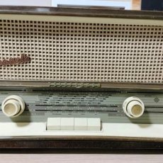Radios de válvulas: ANTIGÜA RADIO , MARCA TELEFUNKEN CAMPANELA