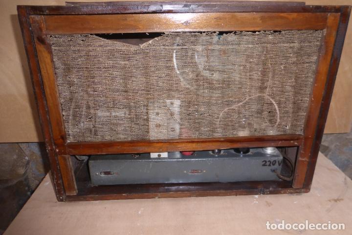 Radios de v&aacute;lvulas: Antig&uuml;a radio de valvulas Funciona - Foto 6