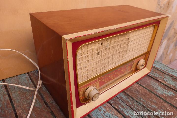 Radios de v&aacute;lvulas: Antigua radio de valvulas mod. 8 - Foto 2