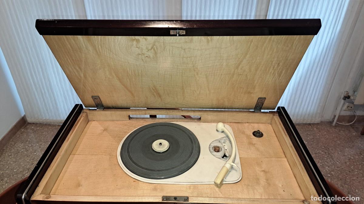 Radios de v&aacute;lvulas: RADIO-TOCADISCOS PHILIPS A&Ntilde;OS 50 - Foto 2