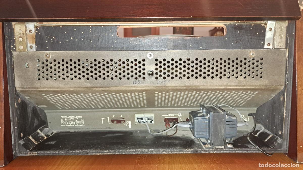Radios de v&aacute;lvulas: RADIO-TOCADISCOS PHILIPS A&Ntilde;OS 50 - Foto 3