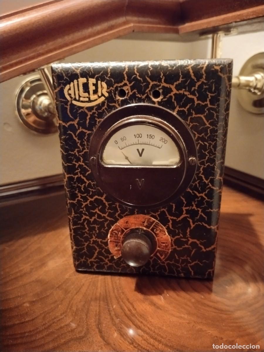 Radios de v&aacute;lvulas: Antiguo elevador de red con voltimetro - Foto 1
