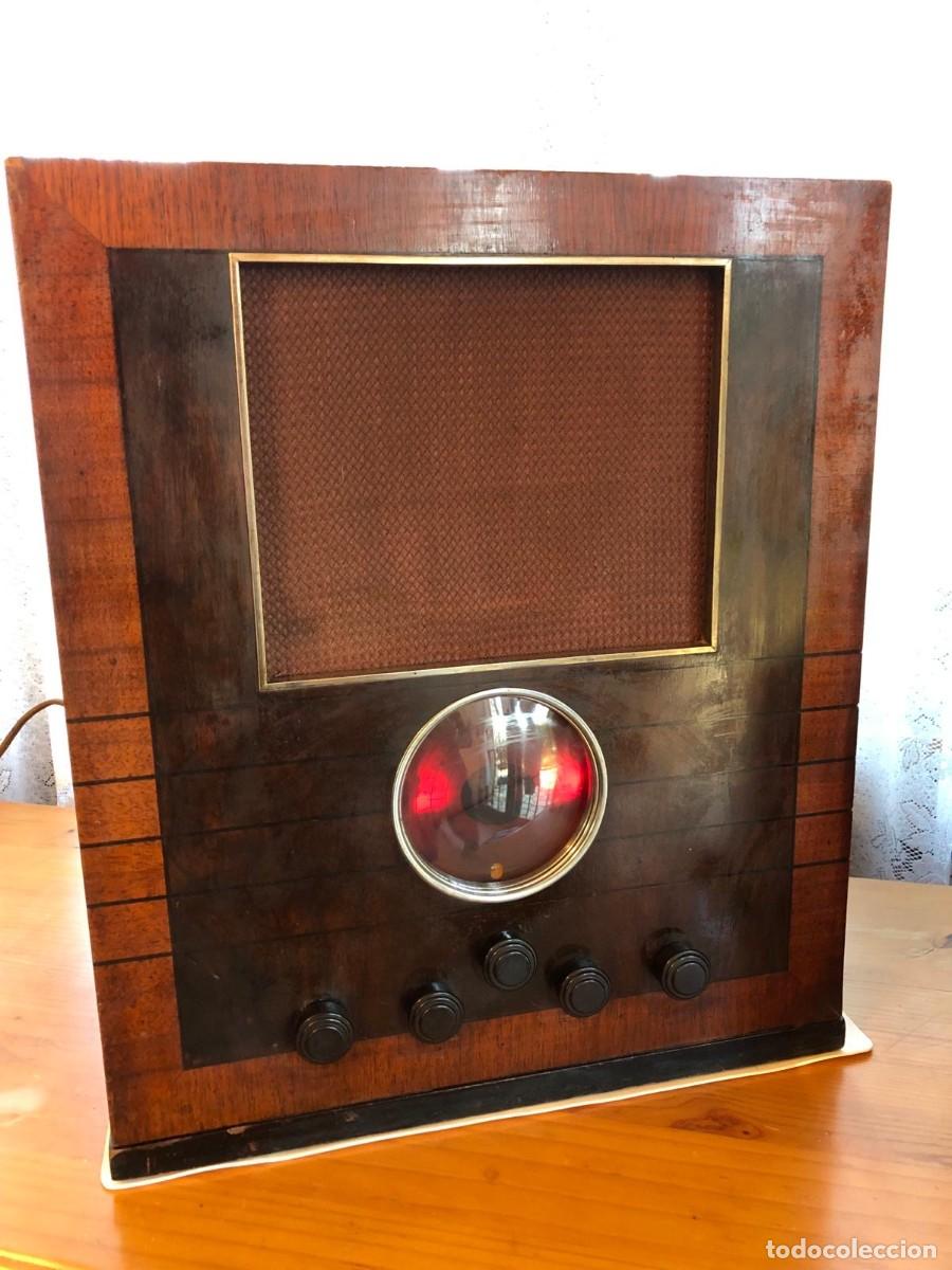 Radios de v&aacute;lvulas: RADIO CAPILLA LA VOZ DE SU AMO / FUNCIONANDO - Foto 1