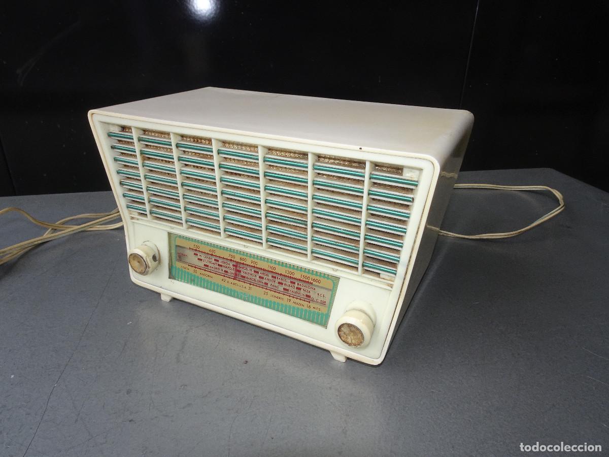 Radios de v&aacute;lvulas: Radio antigua peque&ntilde;a. - Foto 3