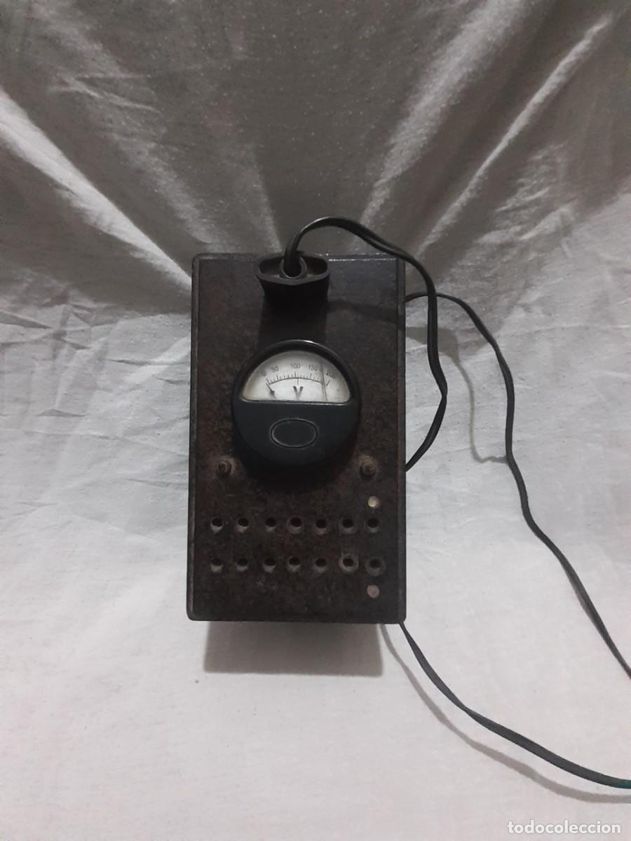 Radios de v&aacute;lvulas: Radio antigua volt&iacute;metro - Foto 1