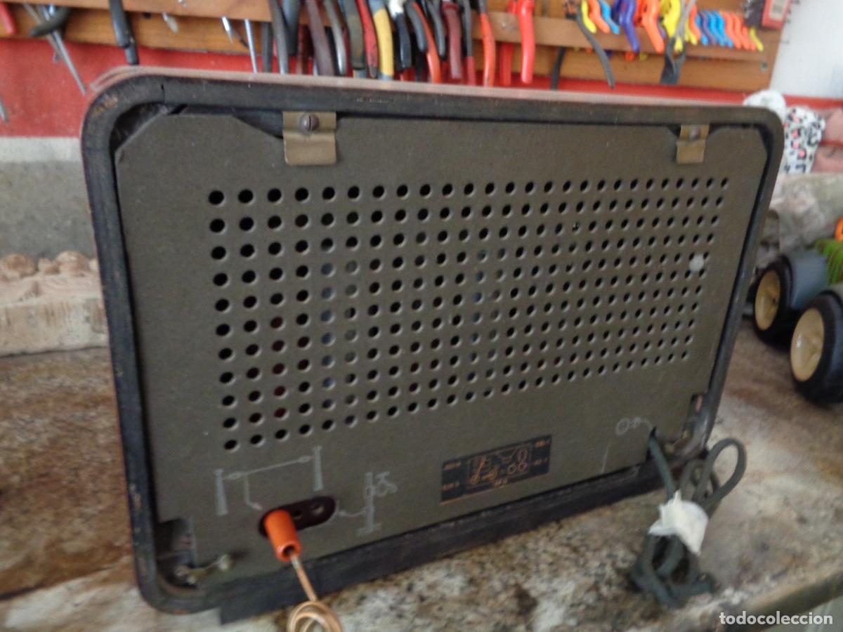 Radios de v&aacute;lvulas: Radio madera Philips modelo 74A a&ntilde;os 40 - Foto 4
