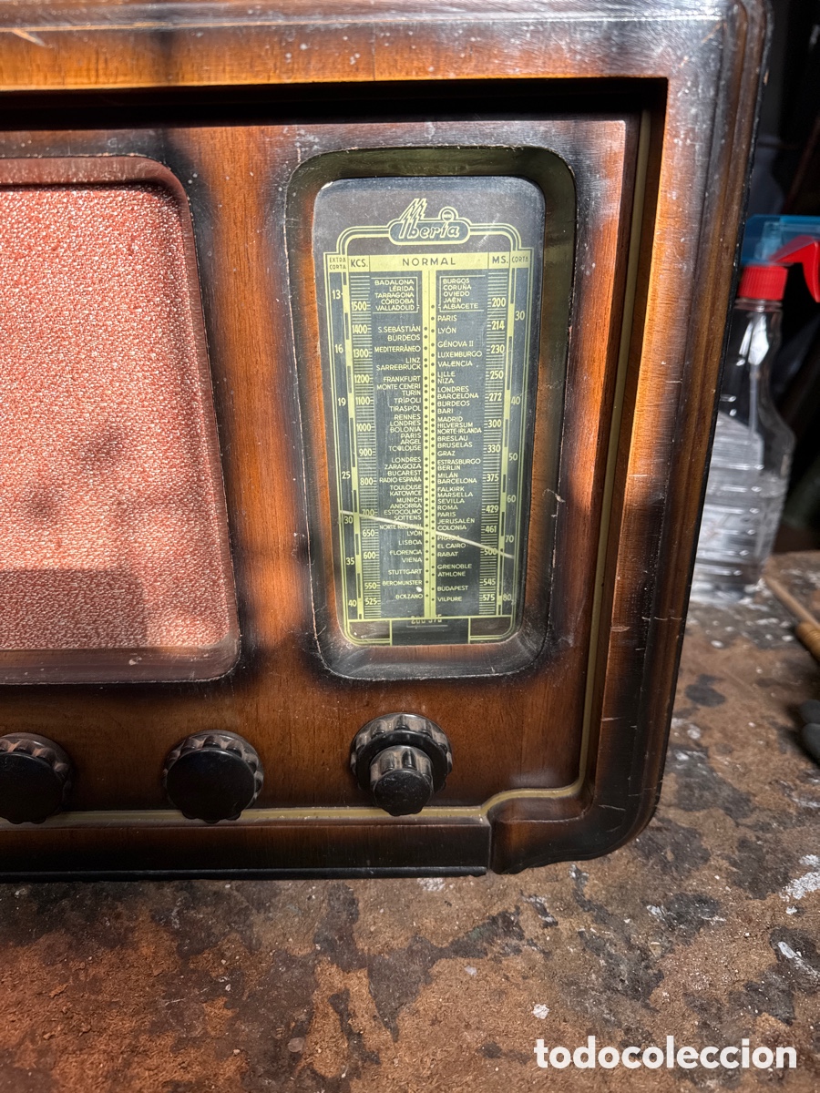 Radios de v&aacute;lvulas: Radio Iberia con caja de madera - Foto 2