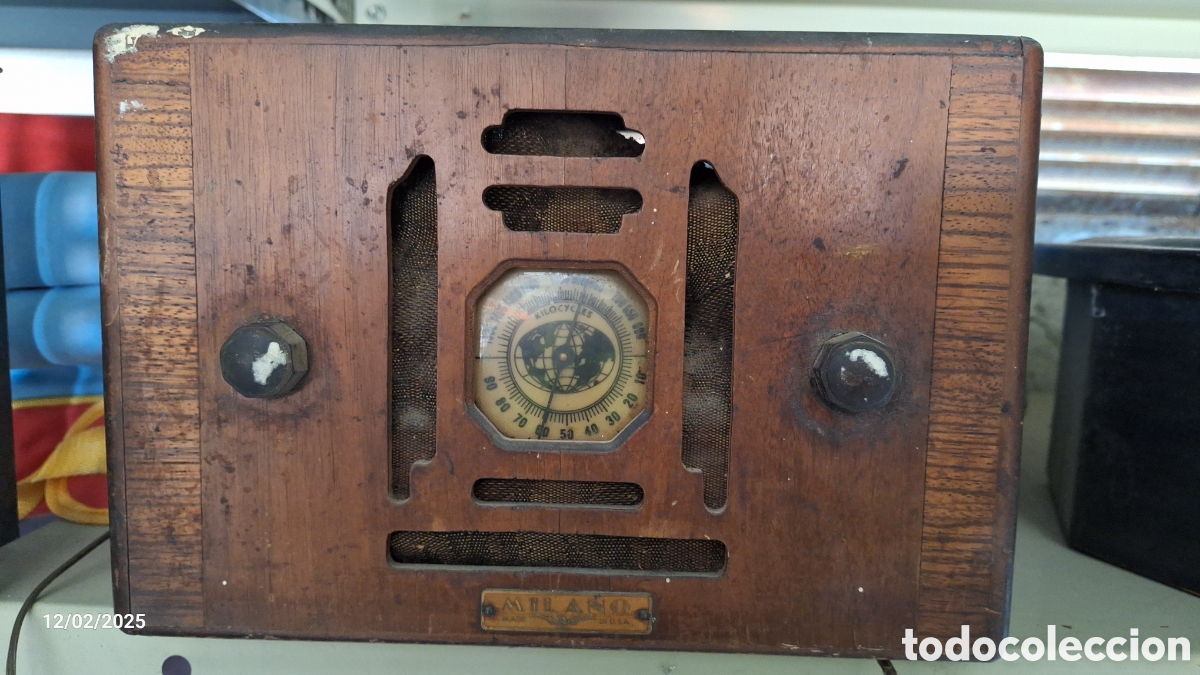 Radios de v&aacute;lvulas: Radio antigua marca milano - Foto 3