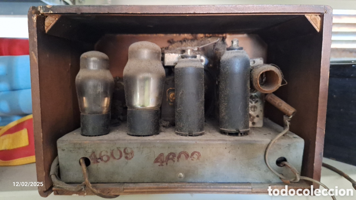 Radios de v&aacute;lvulas: Radio antigua marca milano - Foto 8