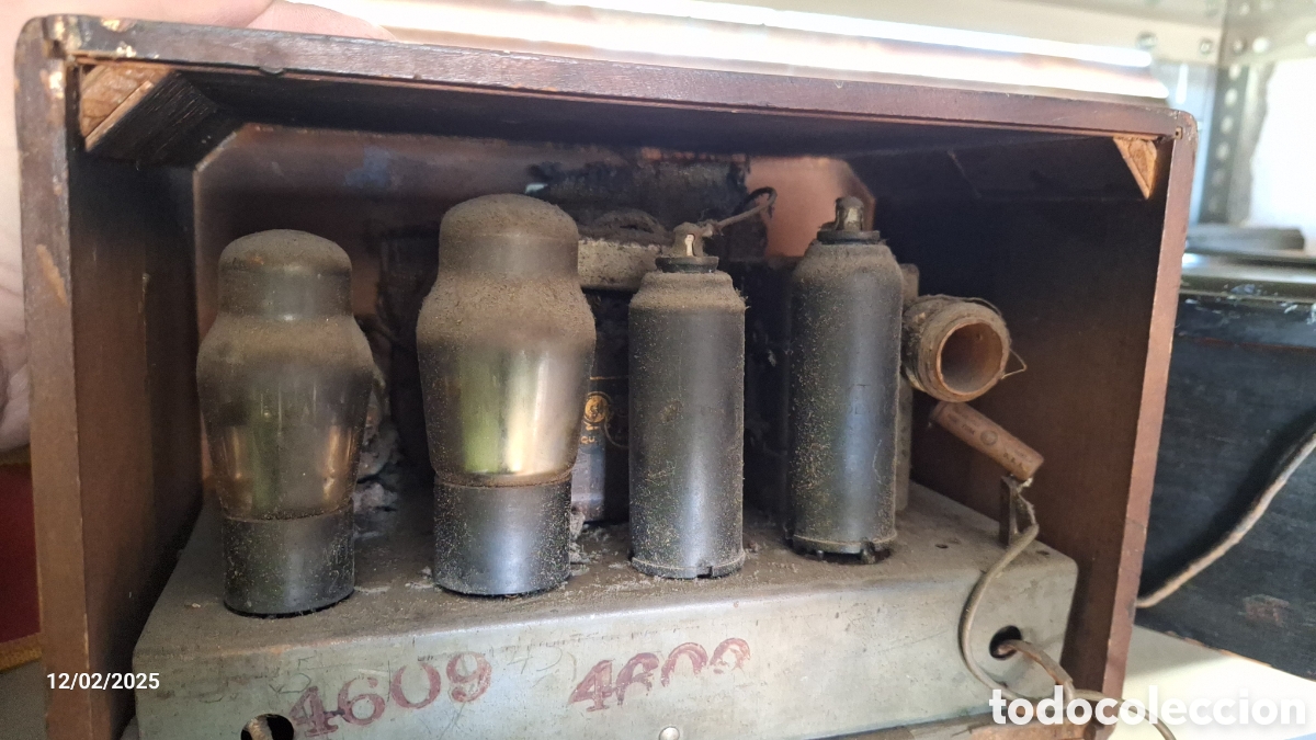 Radios de v&aacute;lvulas: Radio antigua marca milano - Foto 9