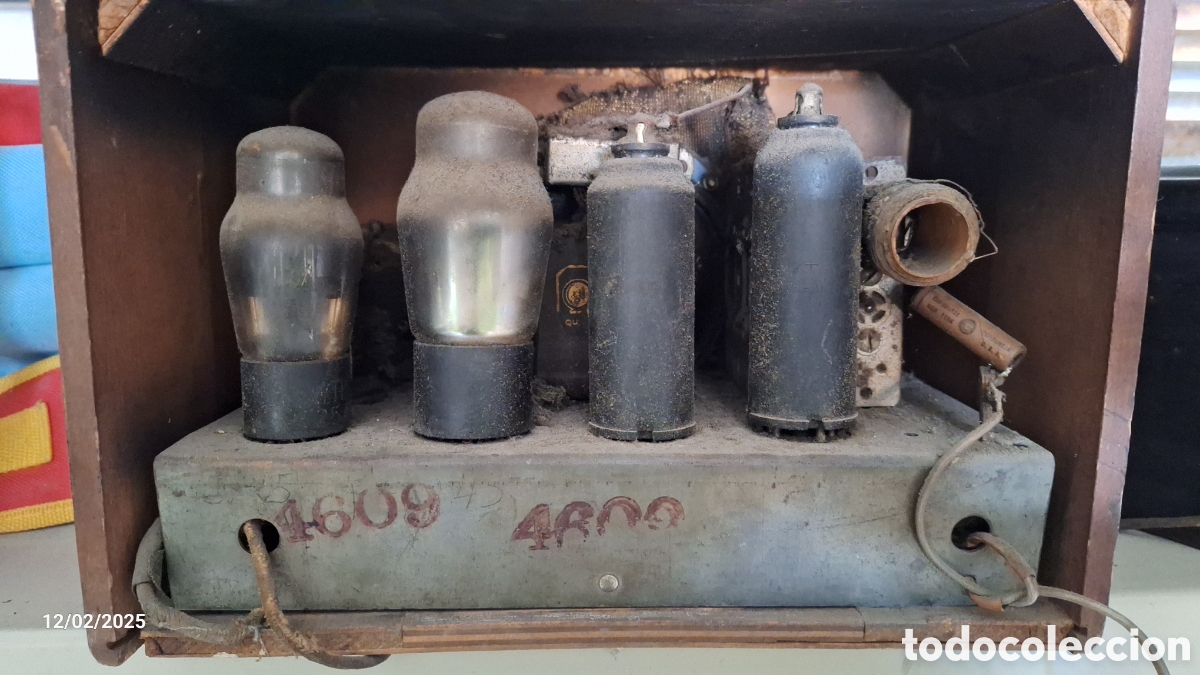 Radios de v&aacute;lvulas: Radio antigua marca milano - Foto 10