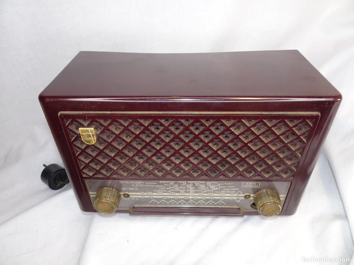 Radios de v&aacute;lvulas: Radio Philips B 212-U antigua. - Foto 1