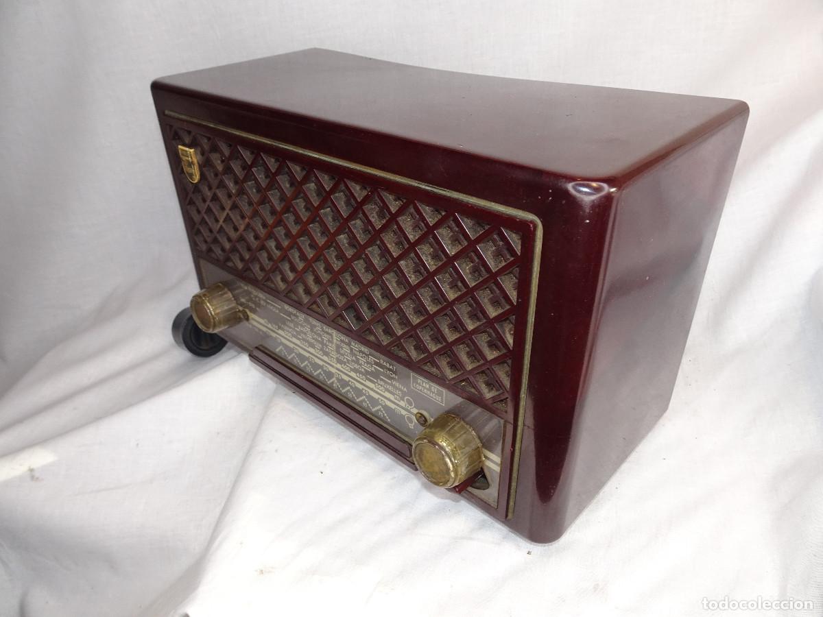 Radios de v&aacute;lvulas: Radio Philips B 212-U antigua. - Foto 2