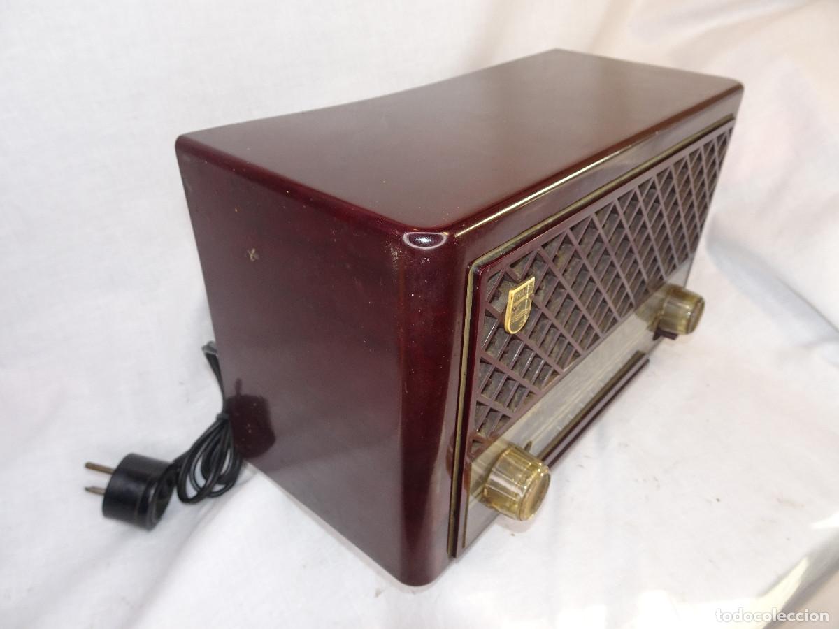 Radios de v&aacute;lvulas: Radio Philips B 212-U antigua. - Foto 3
