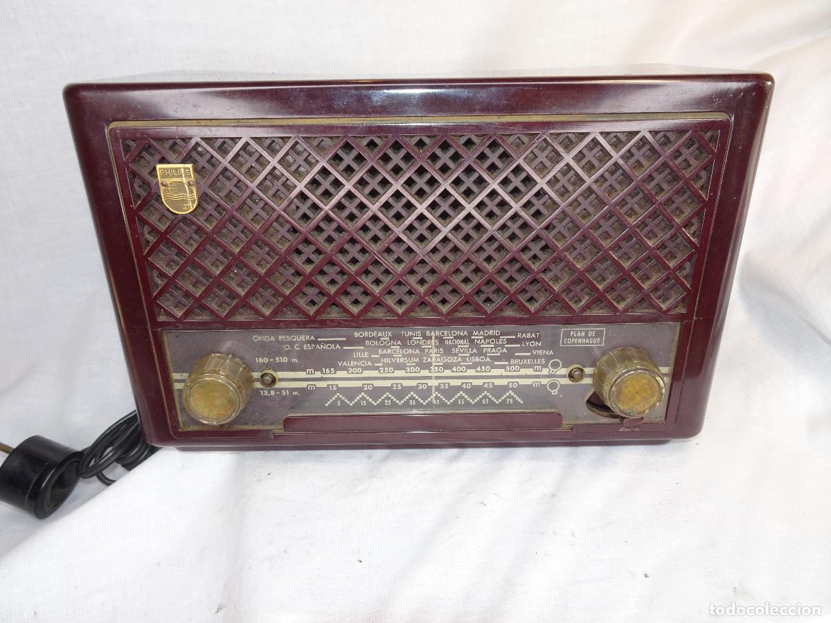 Radios de v&aacute;lvulas: Radio Philips B 212-U antigua. - Foto 4