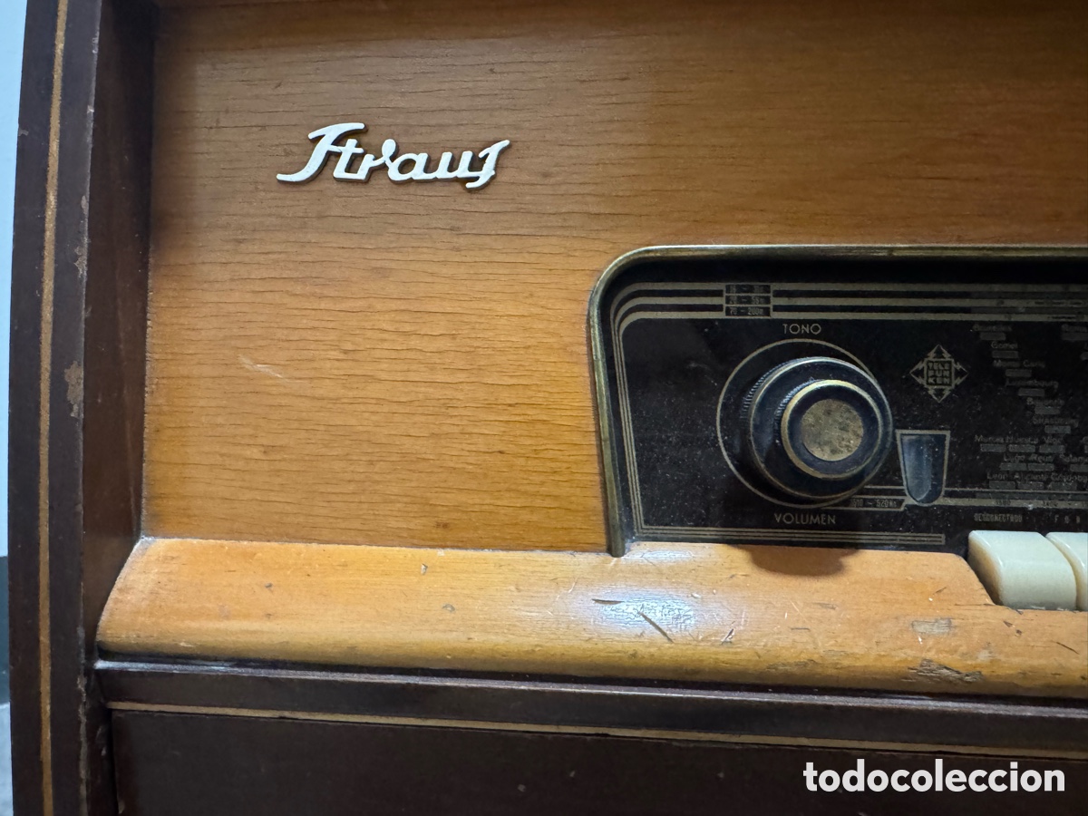 Radios de v&aacute;lvulas: Radio tocadiscos Telefunken Strauss - Foto 2