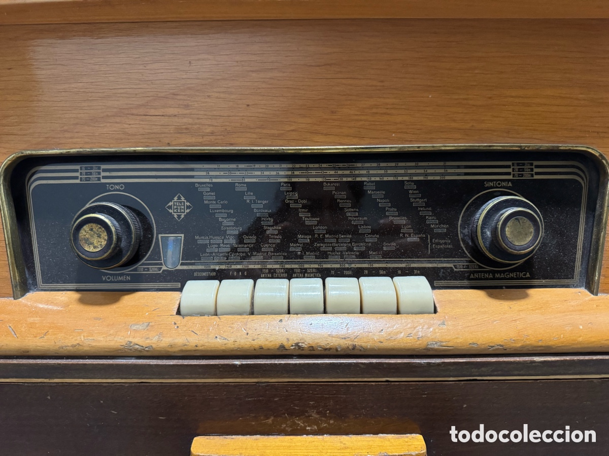 Radios de v&aacute;lvulas: Radio tocadiscos Telefunken Strauss - Foto 4