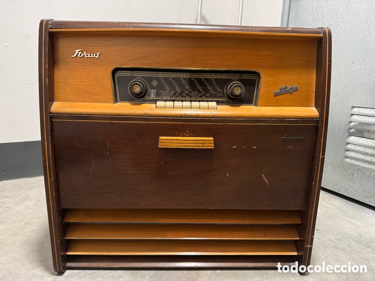 Radios de v&aacute;lvulas: Radio tocadiscos Telefunken Strauss - Foto 1