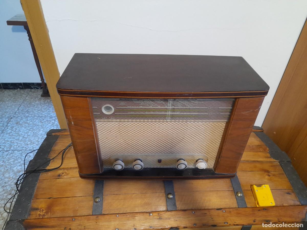 Radios de v&aacute;lvulas: Radio de madera Philips modelo BE 531 A - Foto 3