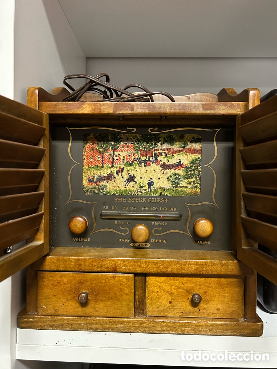Radios de v&aacute;lvulas: Radio. Guild model 484 spice chest. - Foto 1