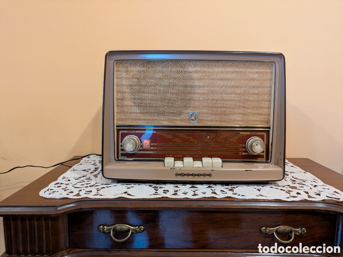 Radios de v&aacute;lvulas: Radio antigua de v&aacute;lvulas - Foto 1