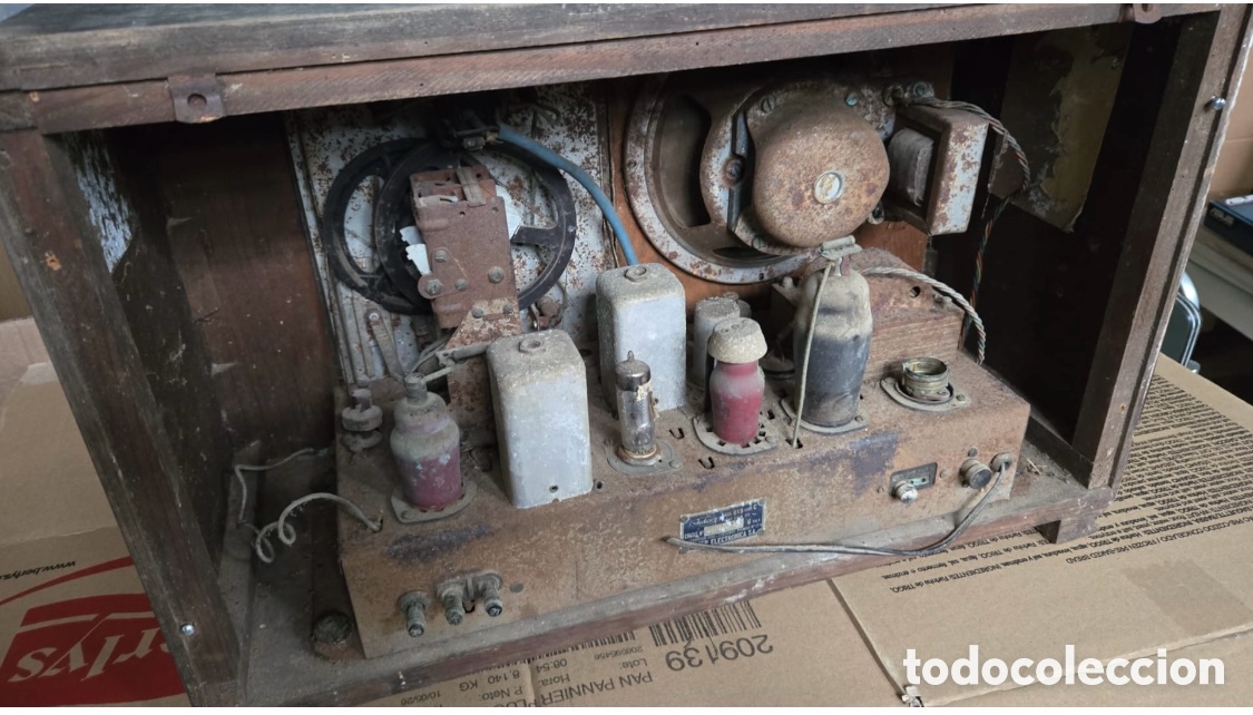 Radios de v&aacute;lvulas: Radio antigua de v&aacute;lvulas marca INTER - Foto 8