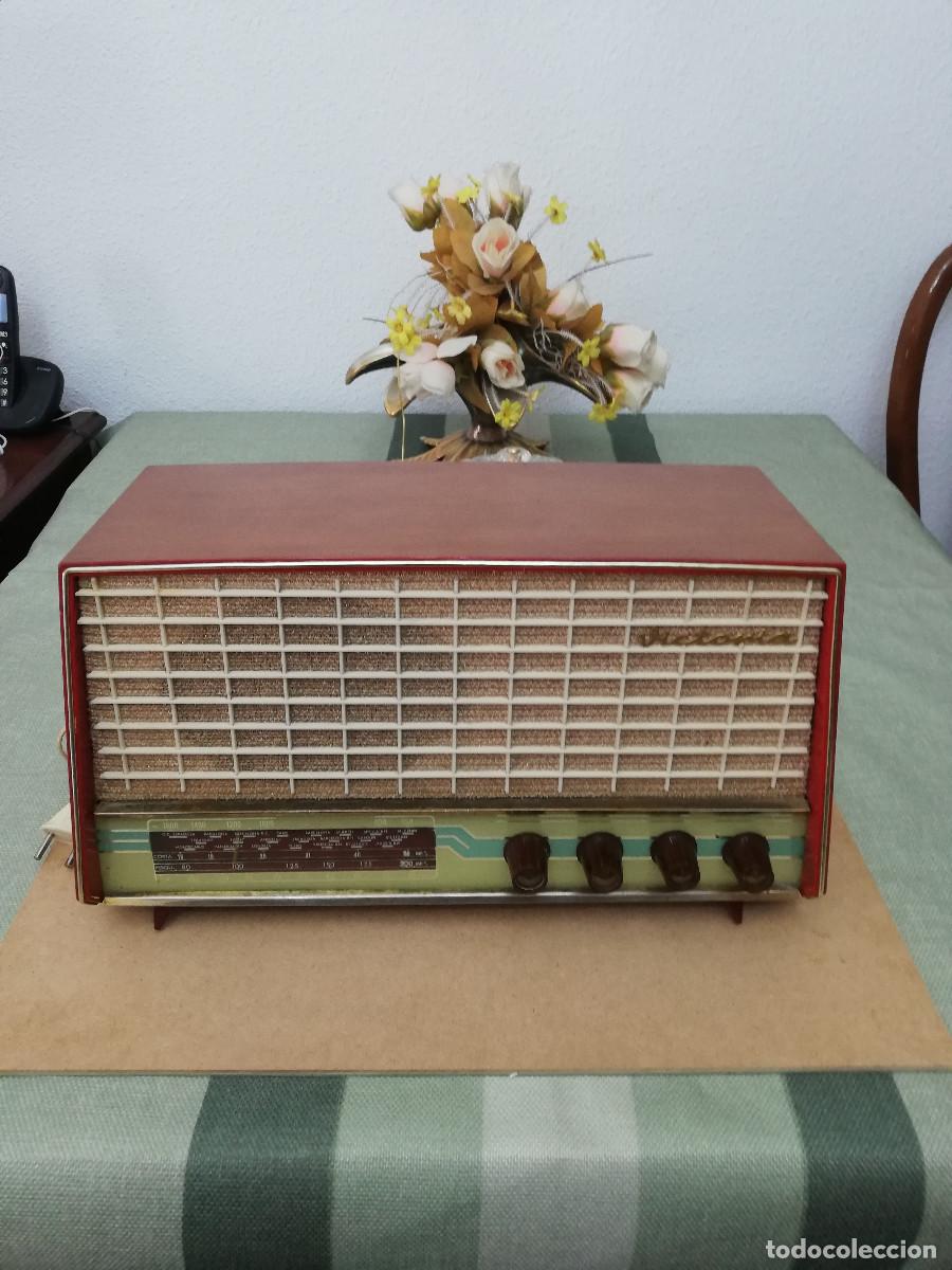 Radios de v&aacute;lvulas: Radio de V&aacute;lvulas &rdquo;Victoria&rdquo; en funcionamiento. - Foto 1