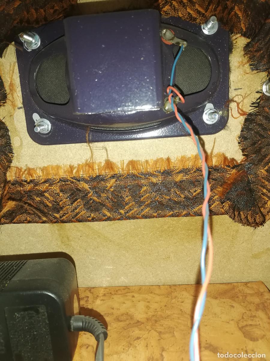 Radios de v&aacute;lvulas: Radio cassette en caja de capilla. - Foto 8